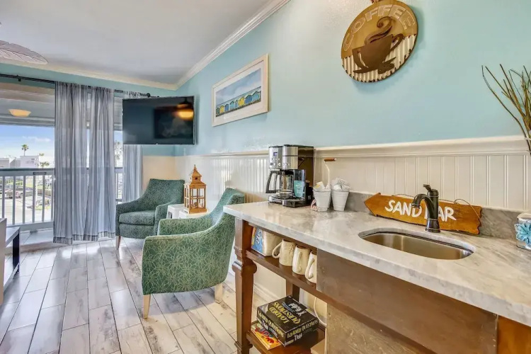 The Beachy Ladybug by Ryson Vacation Rentals