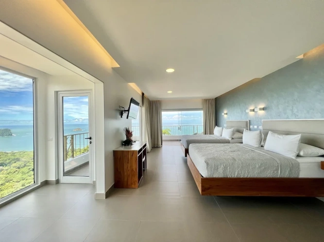 Standard room with balcony and with ocean view