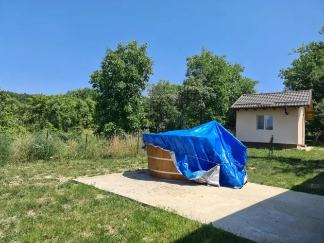 2 Bedrooms Cottage
