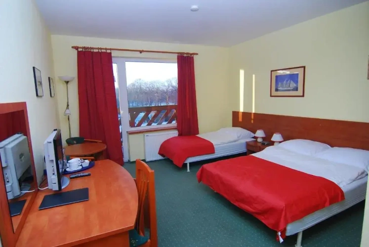 Standard Triple room