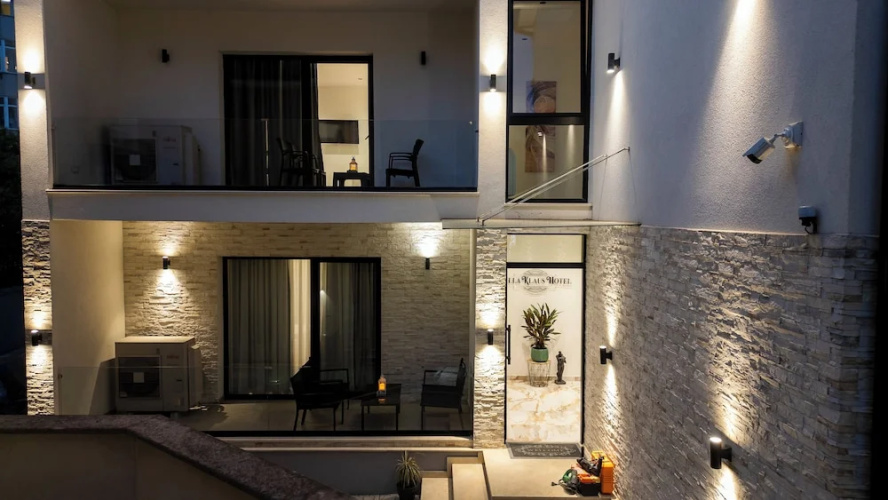 Villa Klaus Center Hotel - ティラーナ