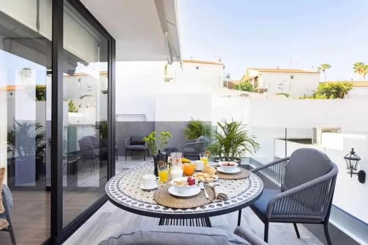 Deluxe Apartment