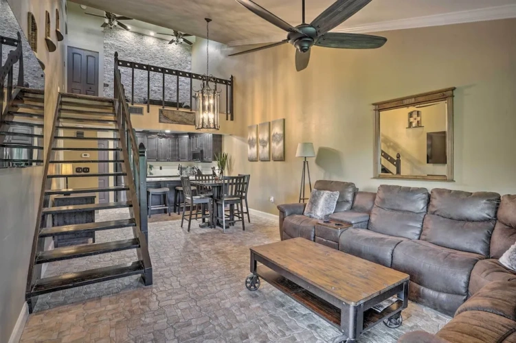 2 Bedrooms Apartment