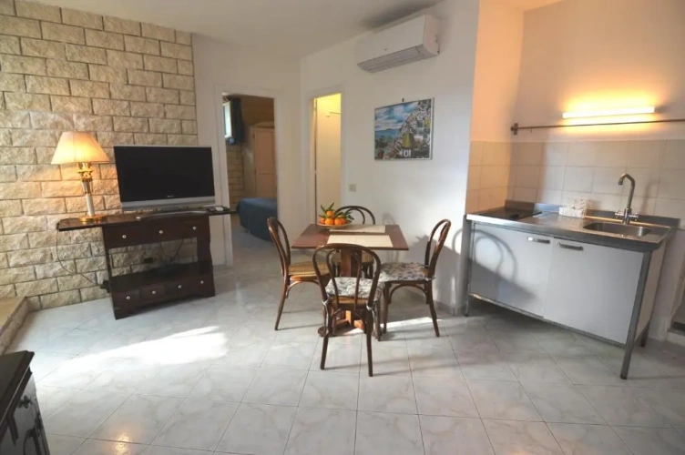 1 Bedroom Economy Apartment