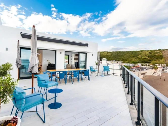 Apartment with sea view