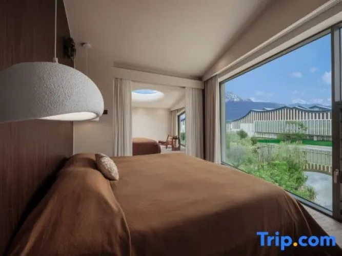 Family Suite with mountain view