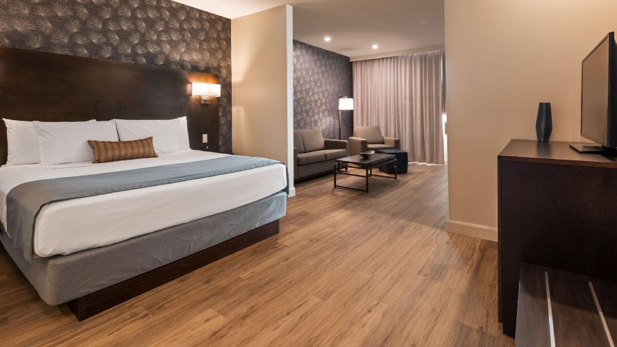 2 Bedrooms Double Suite