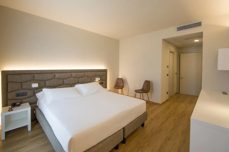 Deluxe Triple room with balcony