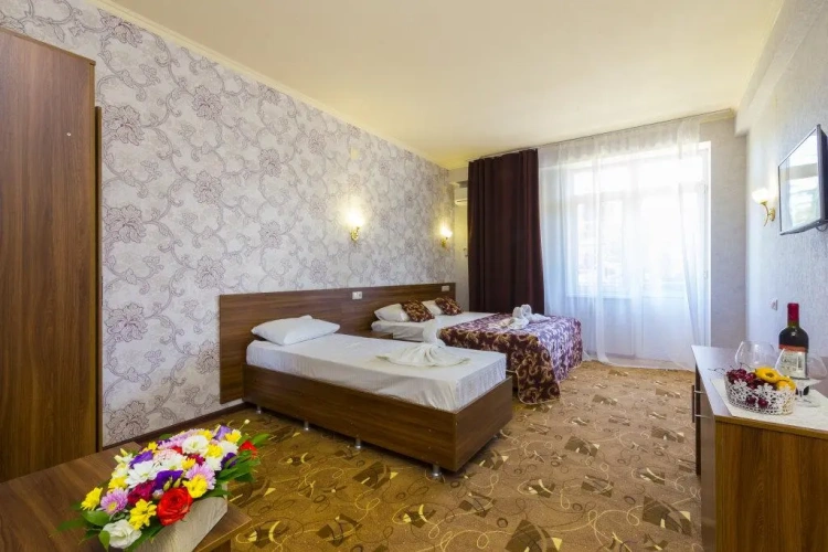 Standard Triple room with balcony