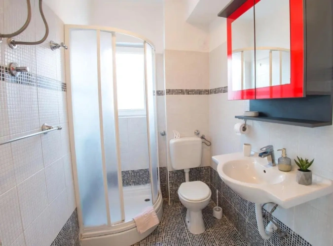 2 Bedrooms Apartment