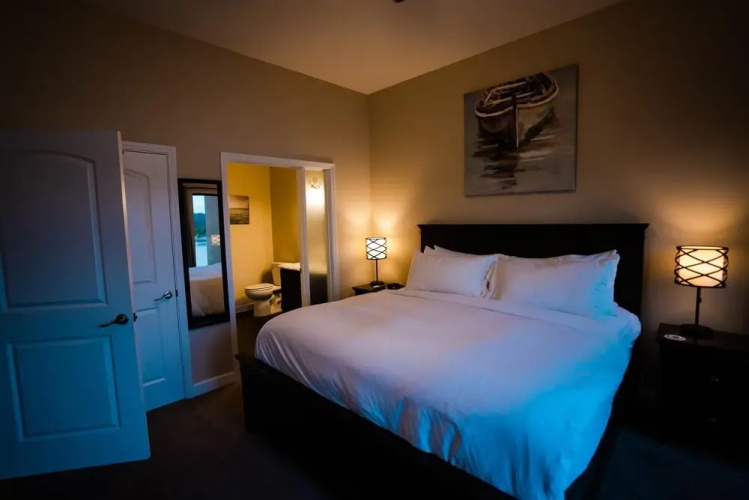 2 Bedroom Lake View Villa - Unit 201