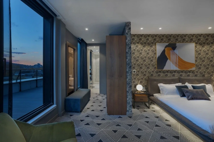 Executive Double Suite with balcony and with city view