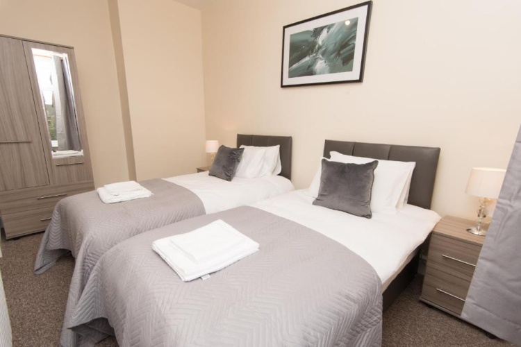 4 Bedrooms Cottage