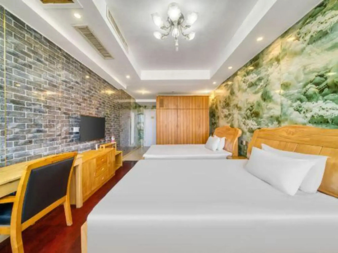 Huayi Hotel