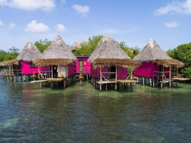 Bungalow with water view