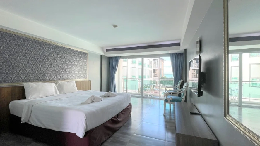 Deluxe Double room with balcony and with sea view