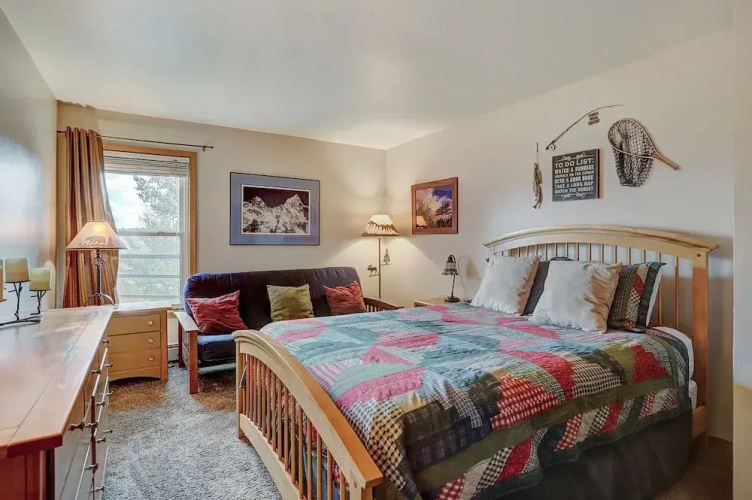 AA402 Buffalo Village 3 Br condo by RedAwning