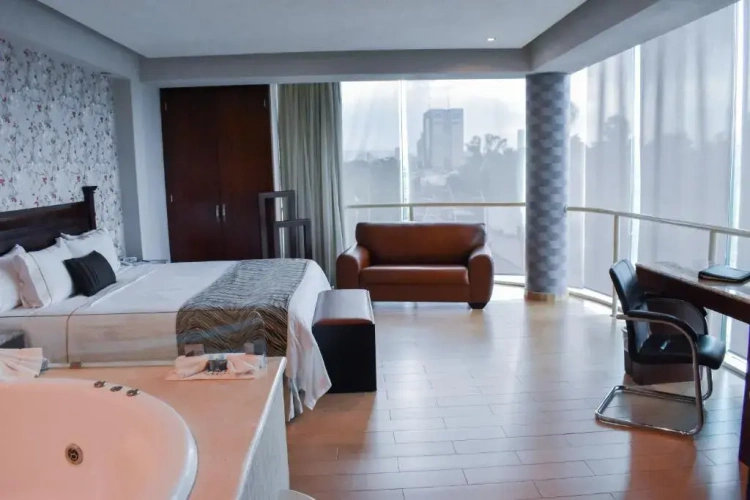 Deluxe Suite
