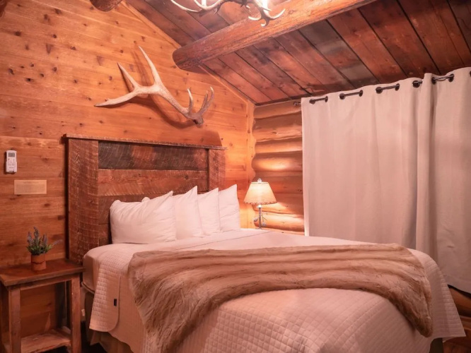 Elkhorn Cabins And Inn