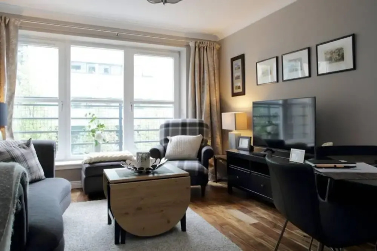2 Bedroom Flat With Garage Parking