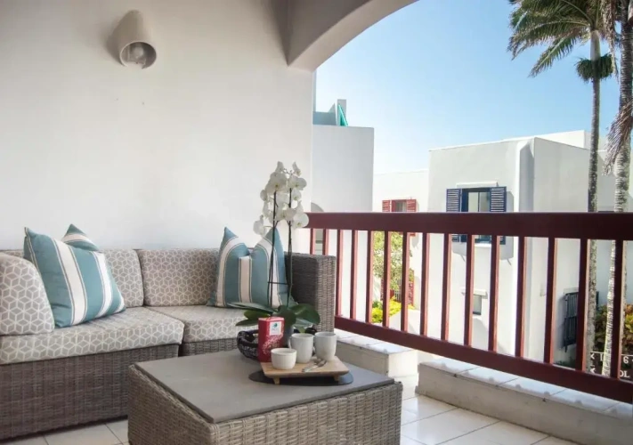 3 Bedrooms Apartment