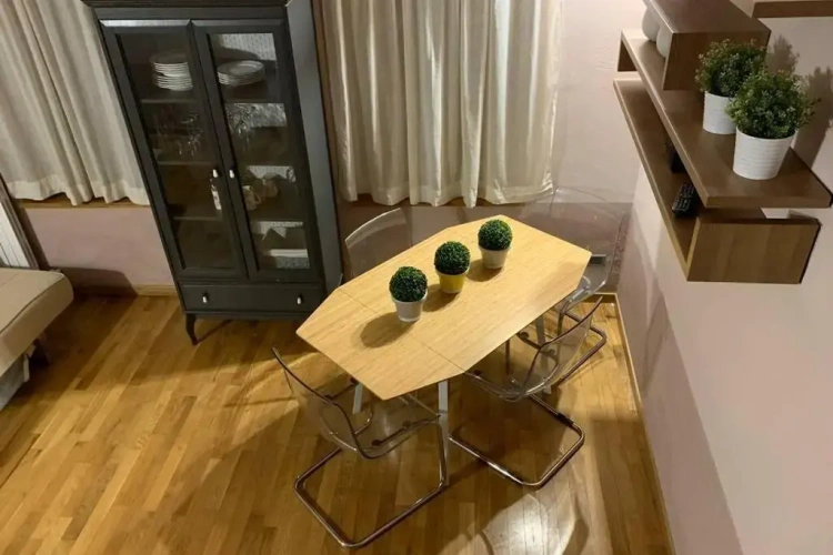 2 Bedrooms Apartment