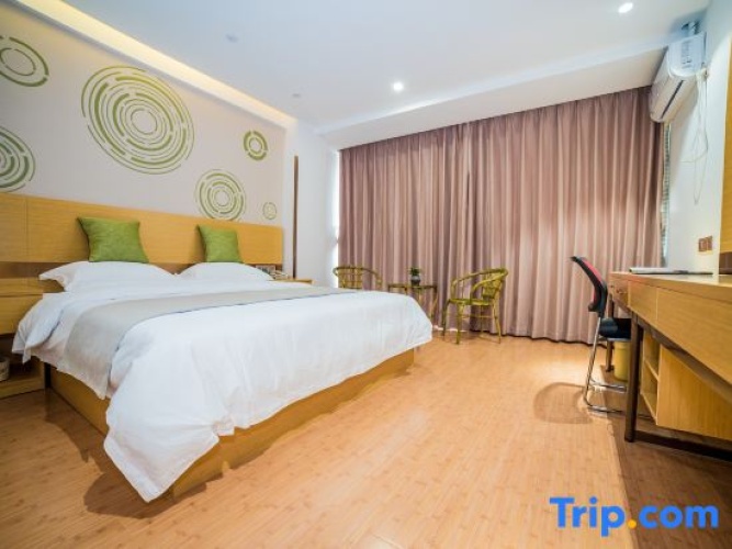 Deluxe Quadruple Suite