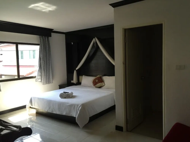 Economy room