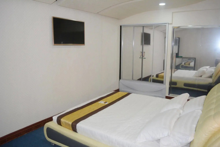 999 Hotel