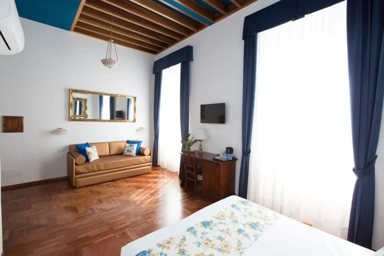 Ad2015 Guest House