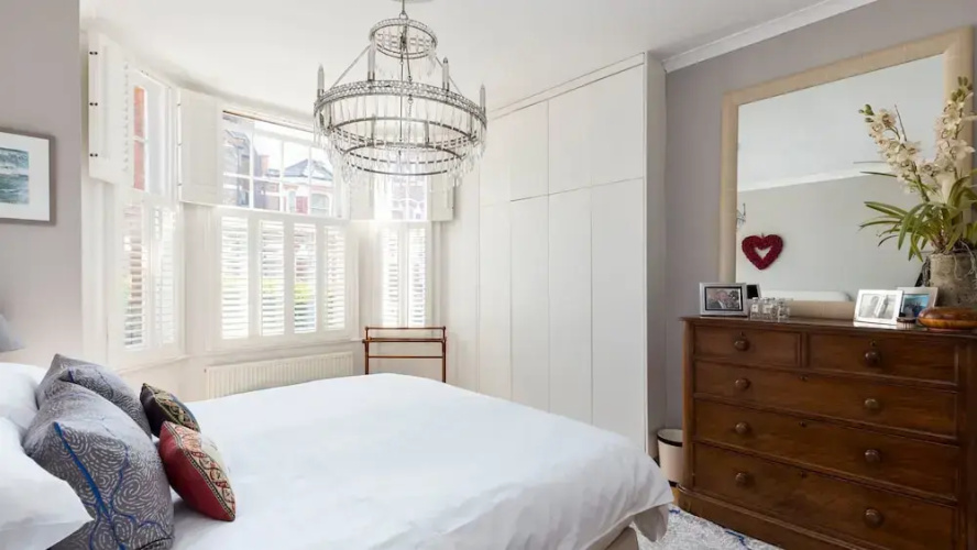 Beautiful 2BR flat right by Clapham Common