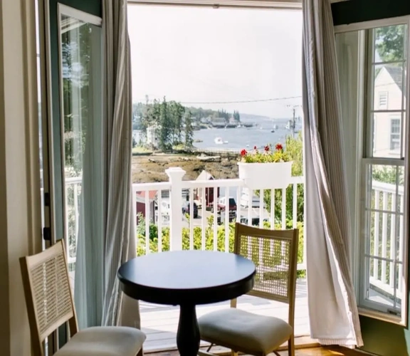 1 Bedroom Premium Suite with balcony and with ocean view