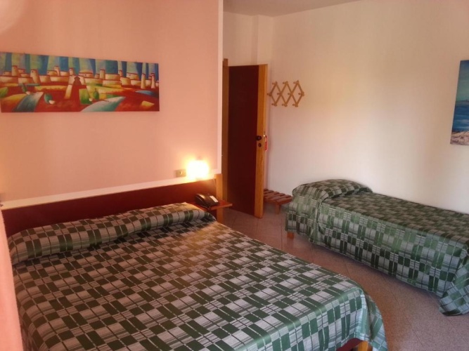 Standard Triple room with balcony