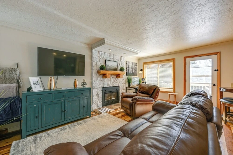2 Bedrooms Apartment