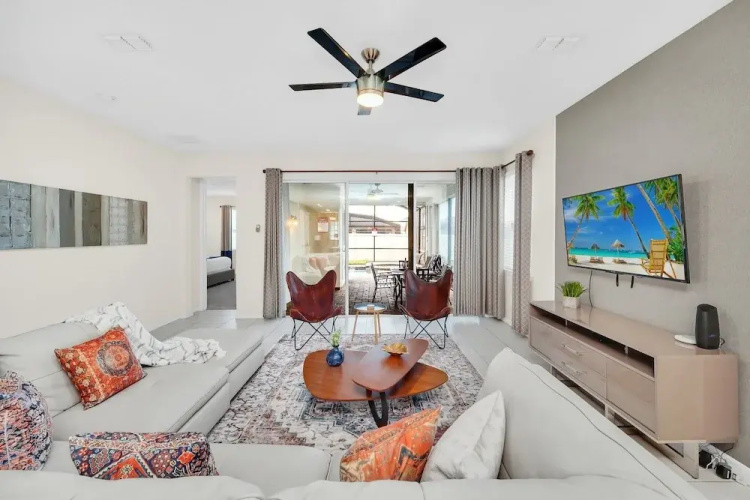 Chic Resort Villa: Themed Rooms, Pool & Game Room!