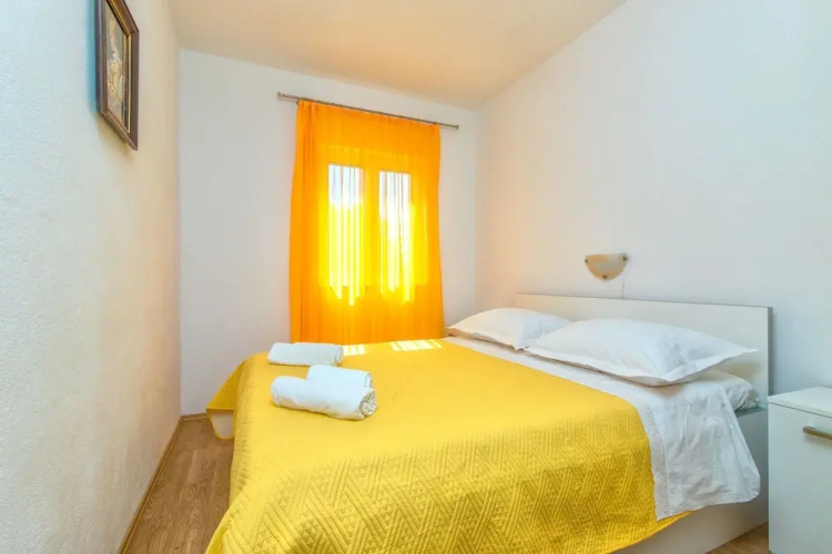 Apartments Jakov