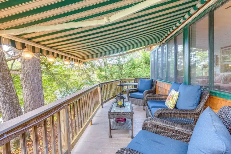Idyllic Lakefront Cottage Near Mount Sunapee