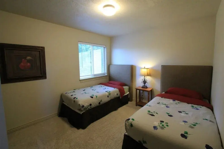 Gorgeous Meridian Home W/community Pool!