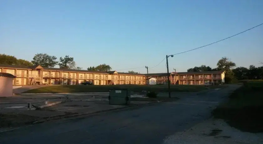 Economy Inn