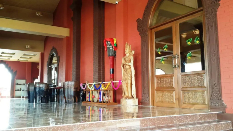 Gracious Bagan Hotel