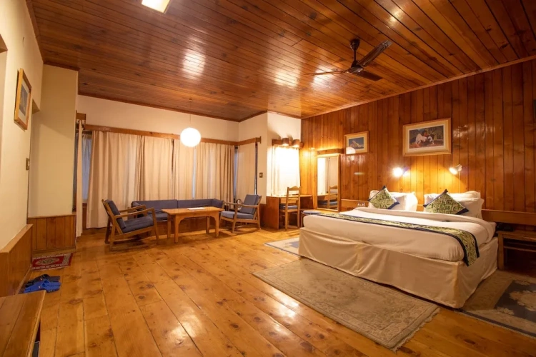 Royal room