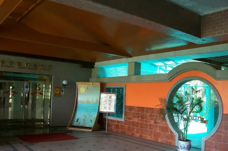 Kinsa Holiday Hotel