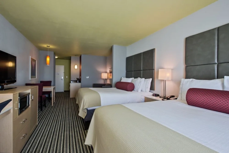 Quadruple Suite
