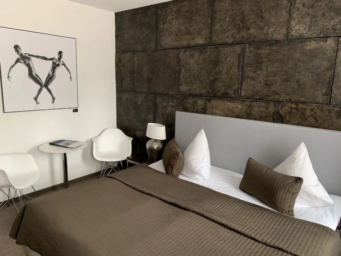 1 Bedroom Comfort room