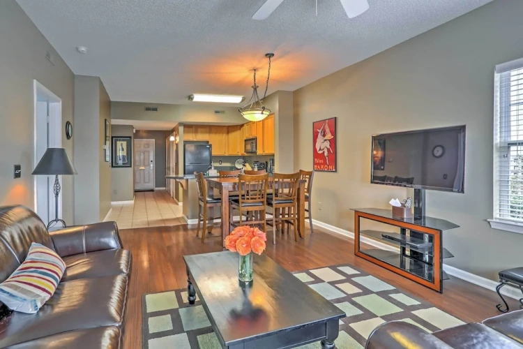 2 Bedrooms Apartment