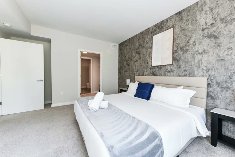 2 Bedrooms Apartment