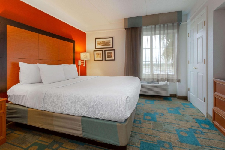 Deluxe Double Suite