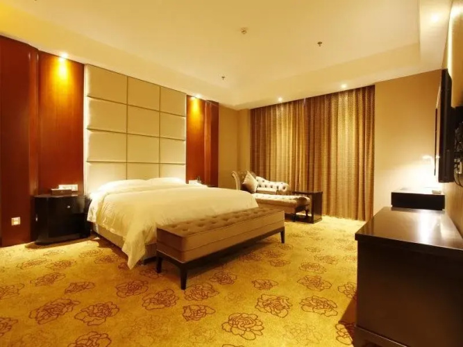Starshine Hotel