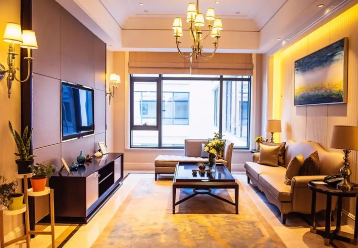 Gold-Collar Residence