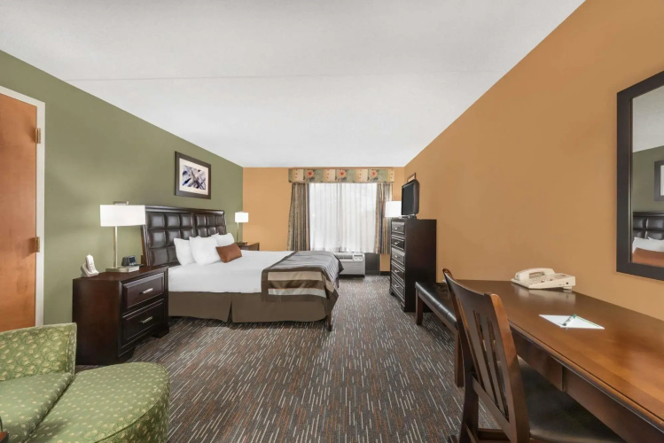Holiday Inn Express & Suites Longview North by IHG